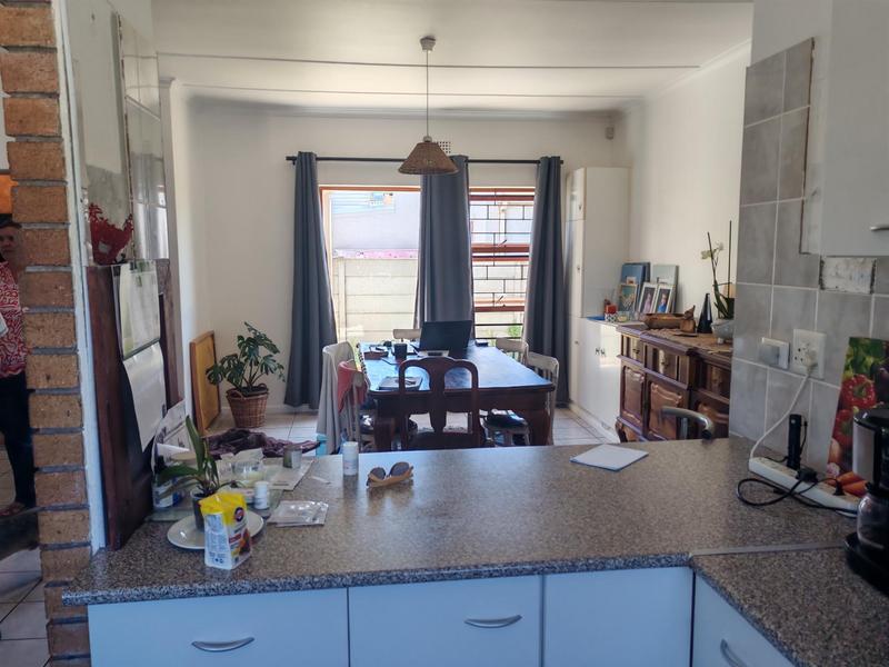 4 Bedroom Property for Sale in Sandbaai Western Cape